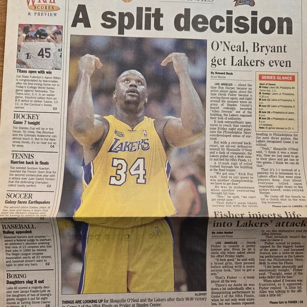 Vtg 2001 Los Angeles Lakers San Gabriel Valley Newspaper - Picture 2 of 5